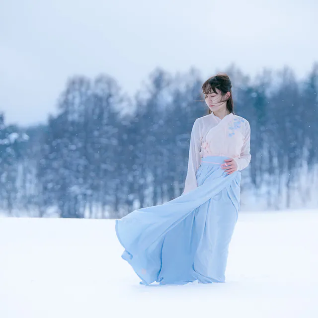 雪と中華風ドレスのポートレート撮影 山形 慎さん
