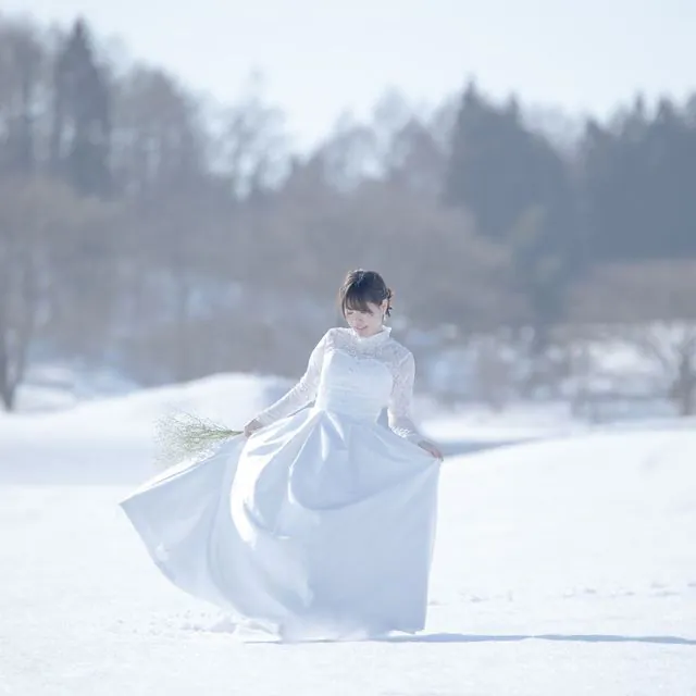 雪とドレスのポートレート なかのさん